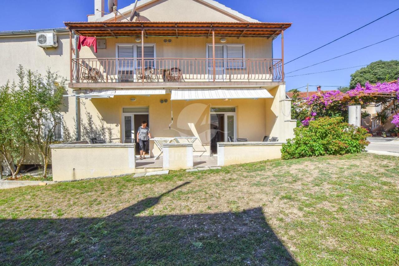 Apartments Flora Pakoštane Zewnętrze zdjęcie