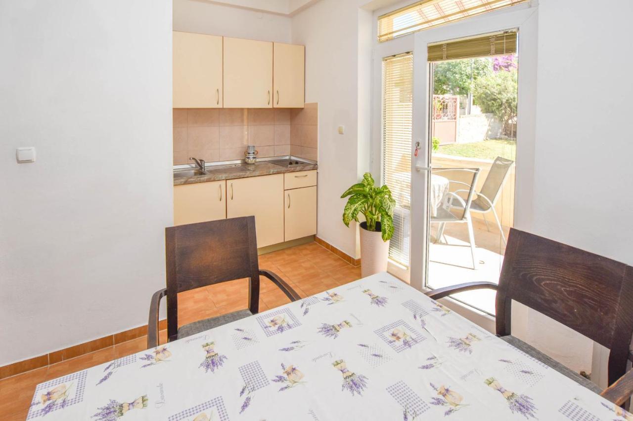 Apartments Flora Pakoštane Zewnętrze zdjęcie