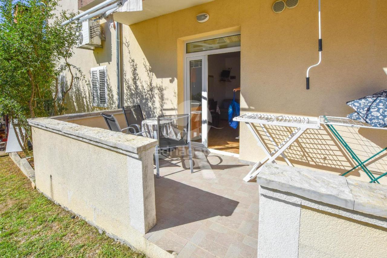 Apartments Flora Pakoštane Zewnętrze zdjęcie