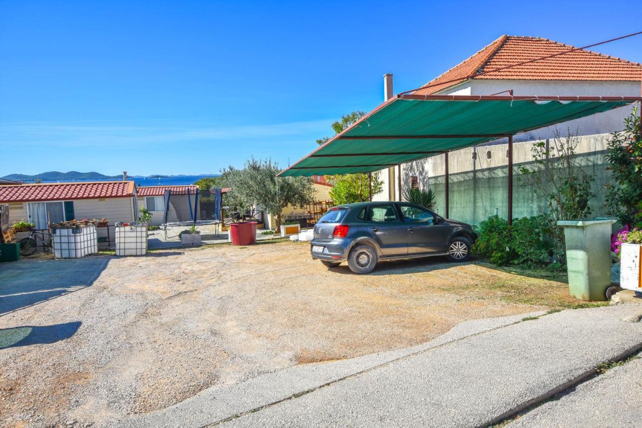 Apartments Flora Pakoštane Zewnętrze zdjęcie