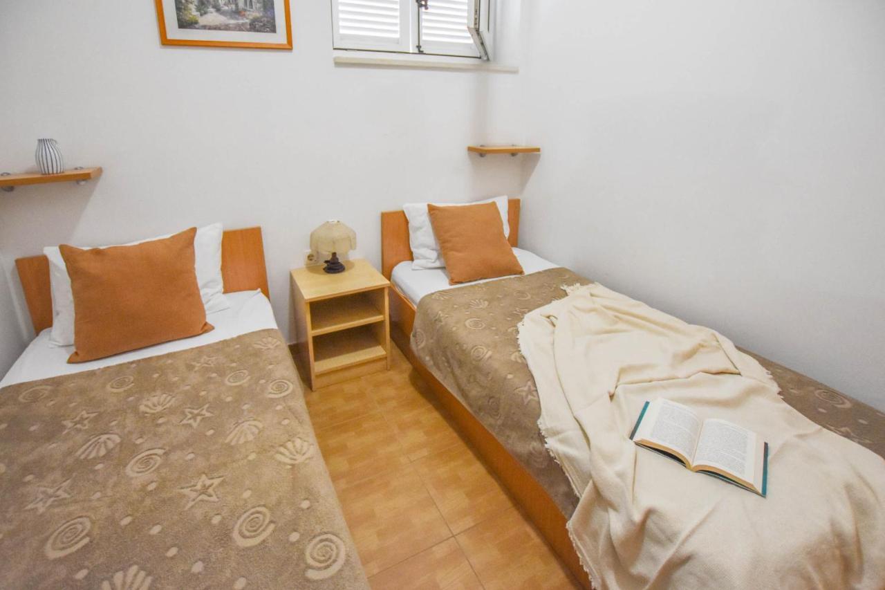 Apartments Flora Pakoštane Zewnętrze zdjęcie
