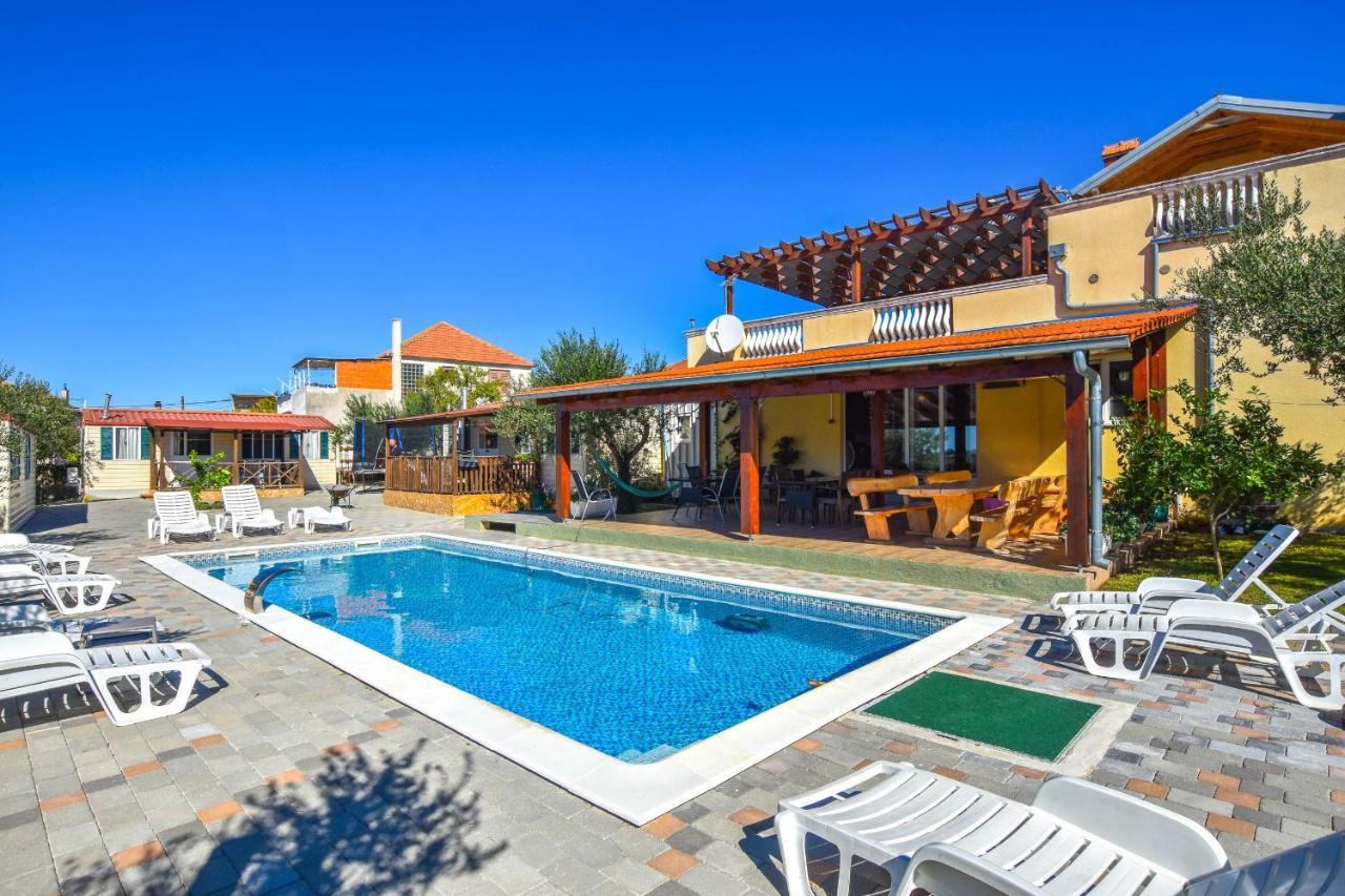 Apartments Flora Pakoštane Zewnętrze zdjęcie