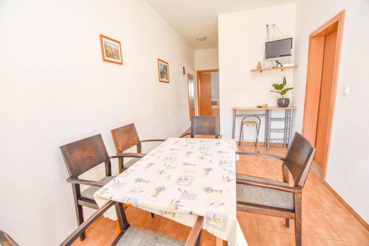 Apartments Flora Pakoštane Zewnętrze zdjęcie