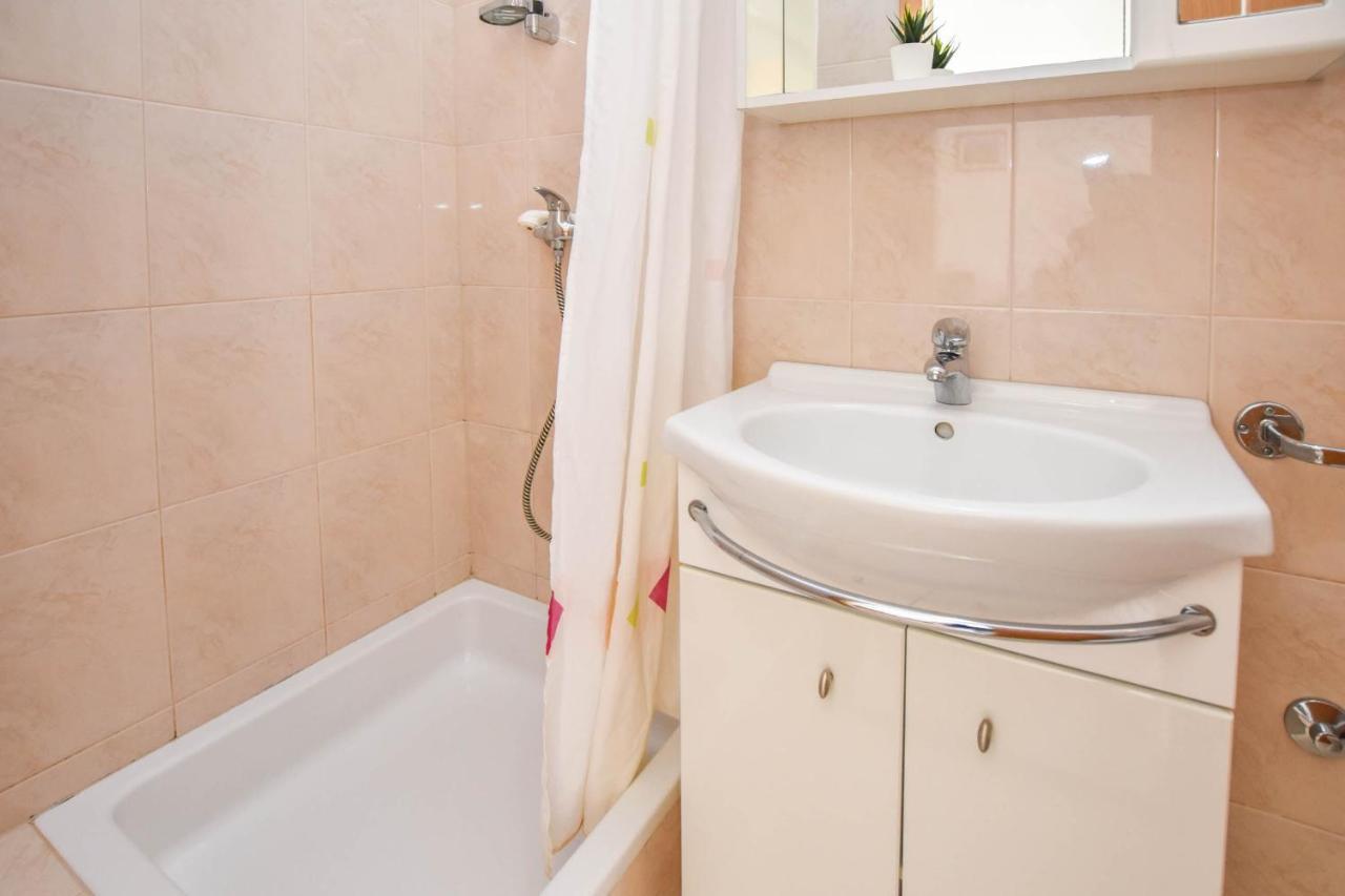Apartments Flora Pakoštane Zewnętrze zdjęcie