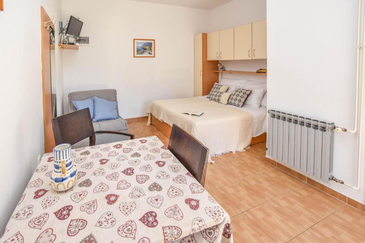 Apartments Flora Pakoštane Zewnętrze zdjęcie